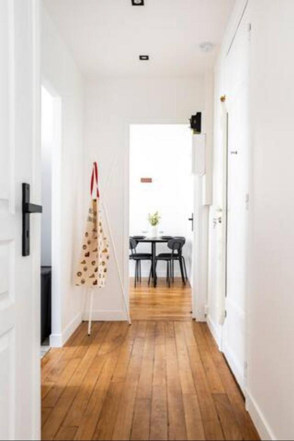 The Square, Paris-Asnieres, Private Apartment With Bedroom And Living Room Exterior photo
